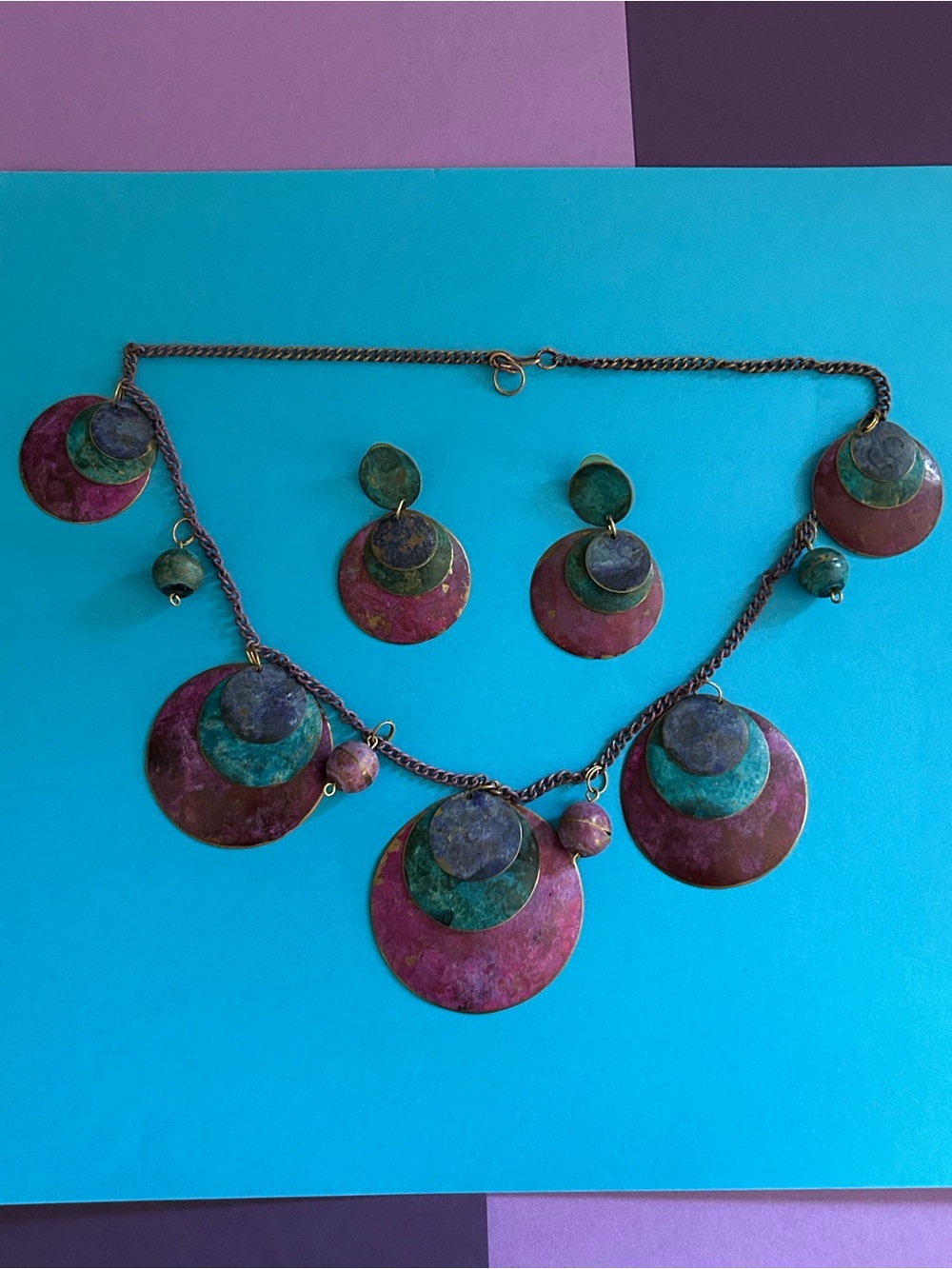 Women’s Multi-Tone Disc Necklace & Earring Set - Pink Green Patina